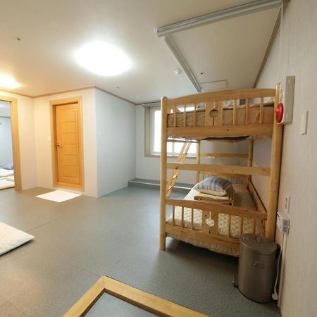Hostel Mihojae Пусан Стая снимка