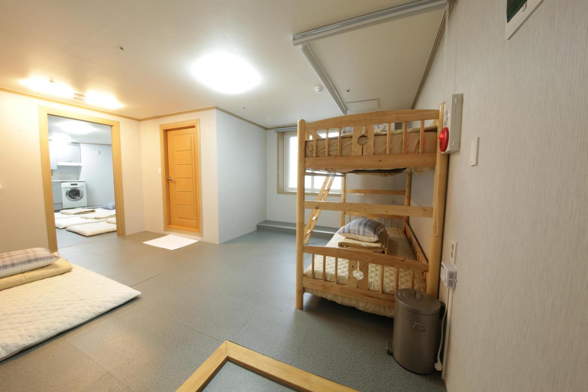 Hostel Mihojae Пусан Стая снимка